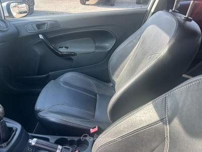 Ford Fiesta 1.6 TDCI 95 CV Bianco usata Busnago