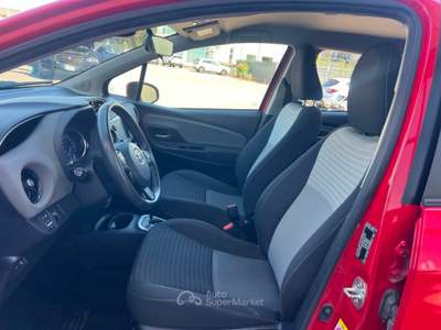 Toyota Yaris 1.5h Active my18 Rosso usata Agliana