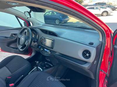 Toyota Yaris 1.5h Active my18 Rosso usata Agliana