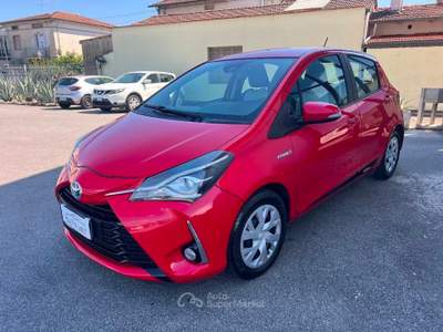 Toyota Yaris 1.5h Active my18 Rosso usata Agliana