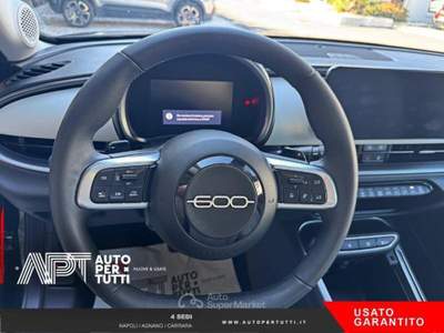 Fiat 600 600 1.2 hybrid La Prima 110cv auto Nero usata Carrara