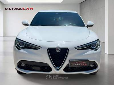 Alfa Romeo Stelvio AT8 Q4 Business Bianco usata Pollena Trocchia