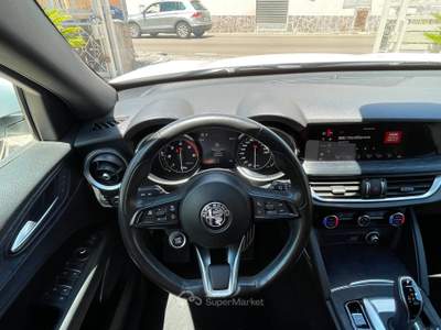 Alfa Romeo Stelvio AT8 Q4 Business Bianco usata Pollena Trocchia