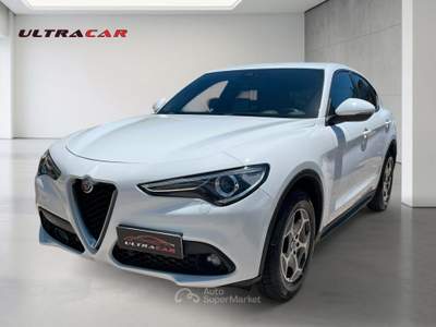 Alfa Romeo Stelvio AT8 Q4 Business Bianco usata Pollena Trocchia