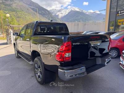 Toyota Hilux A/T 4WD 48V 4 porte Double C usata Sonico