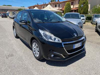 Peugeot 208 1° serie PureTech 82 5 porte Active Nero usata Sinalunga