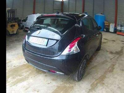 Lancia Ypsilon 5posti  Neopatentati 1.0 hybrid Gold tg: GK585ZB Nero usata Basiliano