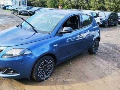 Lancia Ypsilon NEOPATENTATI 1.0 firefly hybrid Gold TG : GL734FA Blu/Azzurro usata Basiliano