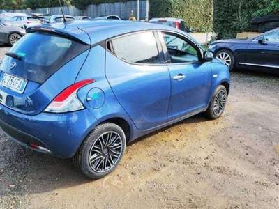 Lancia Ypsilon NEOPATENTATI 1.0 firefly hybrid Gold TG : GL734FA Blu/Azzurro usata Basiliano