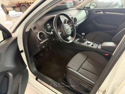 Audi A3  1.6 TDI clean diesel Ambition Bianco usata Parabiago