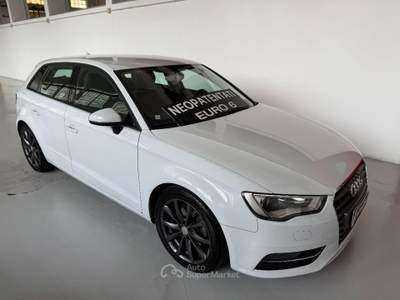 Audi A3  1.6 TDI clean diesel Ambition Bianco usata Parabiago