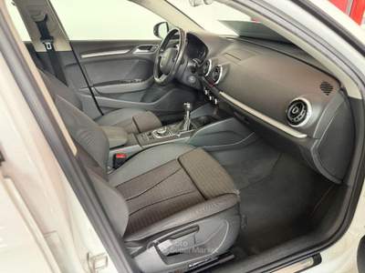 Audi A3  1.6 TDI clean diesel Ambition Bianco usata Parabiago