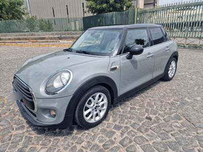 MINI Clubman 1.5 Cooper D cambio automatico usata Torre Annunziata