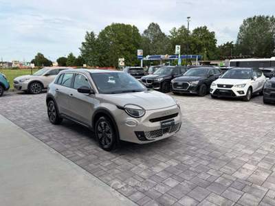 Fiat 600 Hybrid 145 CV DCT FULL PACK STYLE CONFORT Beige usata Russi