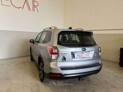 Subaru Forester Forester IV 2015 2.0i Style lineartronic + GANCIO TRAINO Argento usata MONTIRONE