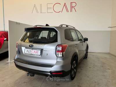 Subaru Forester Forester IV 2015 2.0i Style lineartronic + GANCIO TRAINO Argento usata MONTIRONE
