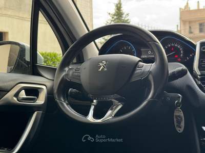 Peugeot 2008 110 cv EAT6 S&S Allure Bianco usata SANTERAMO IN COLLE