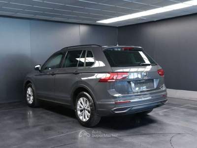 Volkswagen Tiguan 2.0 TDI 150 CV SCR DSG Life Grigio usata Dolo