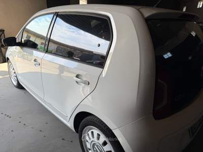 Volkswagen up! Bellissima per neopatentati usata Novara