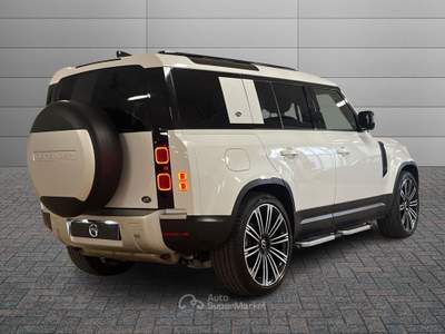 Land Rover Defender Defender 110 2.0 si4 hse awd 300cv 7p.ti auto Bianco usata Cuneo