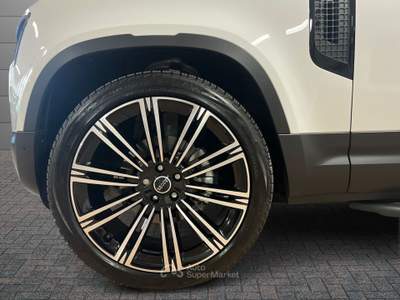 Land Rover Defender Defender 110 2.0 si4 hse awd 300cv 7p.ti auto Bianco usata Cuneo