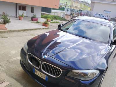 BMW Serie 5 525d Macchina tenuta bene Blu/Azzurro usata Sellia marina