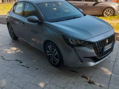 Peugeot 208 cv usata Riccione