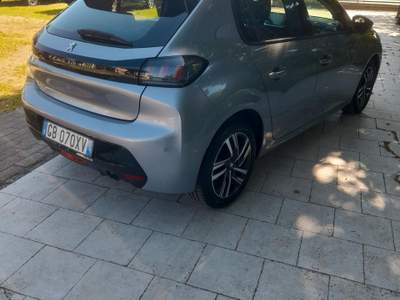 Peugeot 208 cv usata Riccione