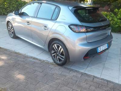 Peugeot 208 cv usata Riccione