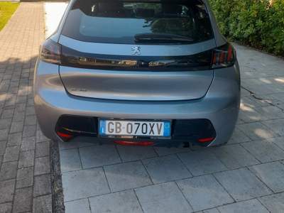 Peugeot 208 cv usata Riccione