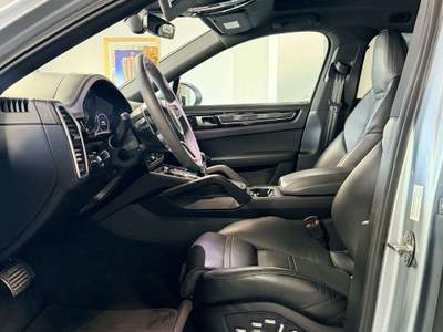 Porsche Cayenne Coupe 3.0 e-hybrid sportdesign Argento usata Curti