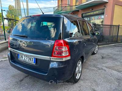 Opel Zafira 1.9 cdti Cosmo 120cv 7 POSTI IN PERFETTE CONDIZION usata Lesmo