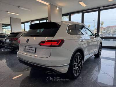 Volkswagen Touareg 3.0 V6 tdi Exclusive 231cv 4Motion Uniprop Stupend Bianco usata Giugliano in Campania