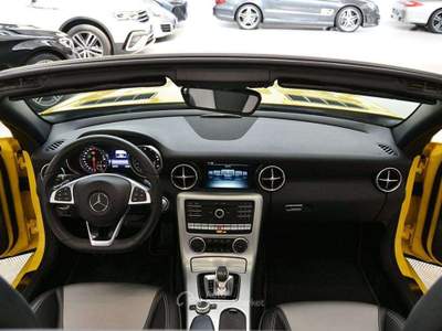 Mercedes-Benz SLC Premium AMG line Final Edition Km 18.000 Giallo usata Monza