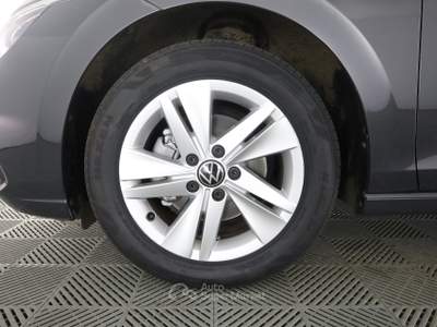 Volkswagen Golf Golf 1.0 eTSI EVO DSG Life Grigio usata Milano