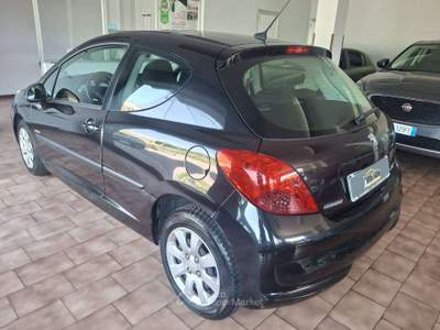 Peugeot 207 * 3p 1.4 8v*CINGHIA FATTA 156000KM Nero usata Carvico
