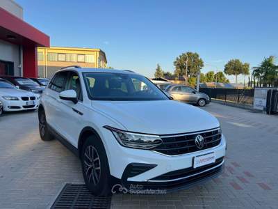 Volkswagen Tiguan 2.0 TDI Elegance 150cv dsg UNIPRO BOOKSERVICE Bianco usata San Felice sul Panaro