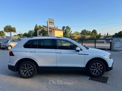 Volkswagen Tiguan 2.0 TDI Elegance 150cv dsg UNIPRO BOOKSERVICE Bianco usata San Felice sul Panaro