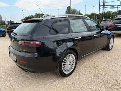 Alfa Romeo 159 JTDm 16V Exclusive Q-Tronic Design Giugiaro Nero usata Ferrara