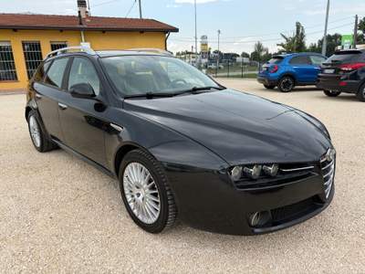 Alfa Romeo 159 JTDm 16V Exclusive Q-Tronic Design Giugiaro Nero usata Ferrara