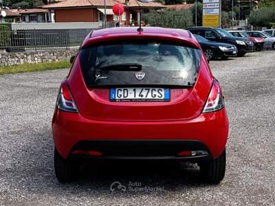 Lancia Ypsilon Ecochic hybrid Rosso usata Soiano del Lago