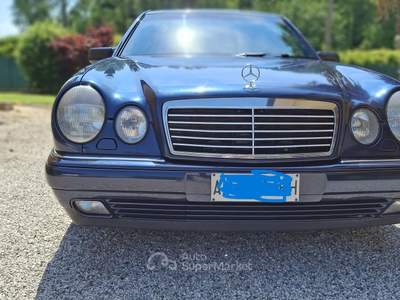 Mercedes-Benz Classe E e 200 avantgarde serie 210 Blu/Azzurro usata Conselve