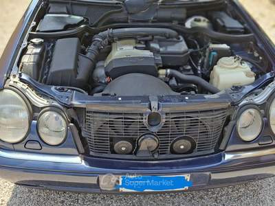 Mercedes-Benz Classe E e 200 avantgarde serie 210 Blu/Azzurro usata Conselve