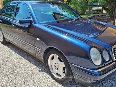 Mercedes-Benz Classe E e 200 avantgarde serie 210 Blu/Azzurro usata Conselve