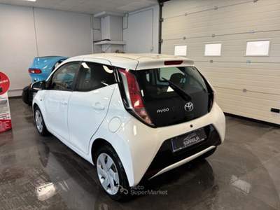 Toyota Aygo Automatica MMT 1.0 Benzina 5 Porte x-business Bianco usata Qualiano