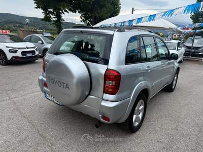 Toyota RAV4 "LEGGI BENE" RAV 4 2.0 Tdi D-4D 4x4 Argento usata Assisi