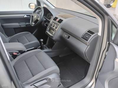 Volkswagen Touran 2.0 tdi Highline Grigio usata San Nicolò