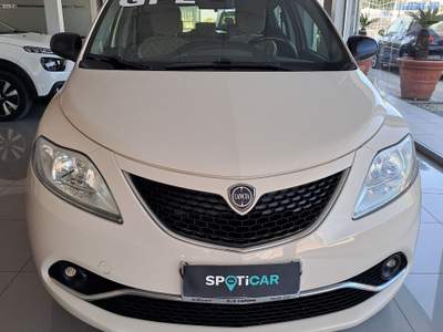 Lancia Ypsilon 1.2 B/GPL 69 CV 5 porte Gold Beige usata Parete