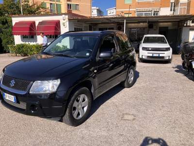 Suzuki Grand Vitara 1.6 105cv 3 Porte...4x4 Nero usata LIVORNO