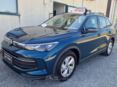 Volkswagen Tiguan 2.0 TDI 150 CV DSG Life Blu/Azzurro usata Fossombrone